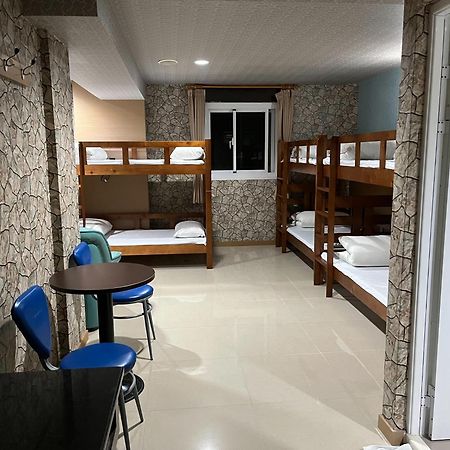 Hua Xiang Motel - Arena Kaohsiung Buitenkant foto