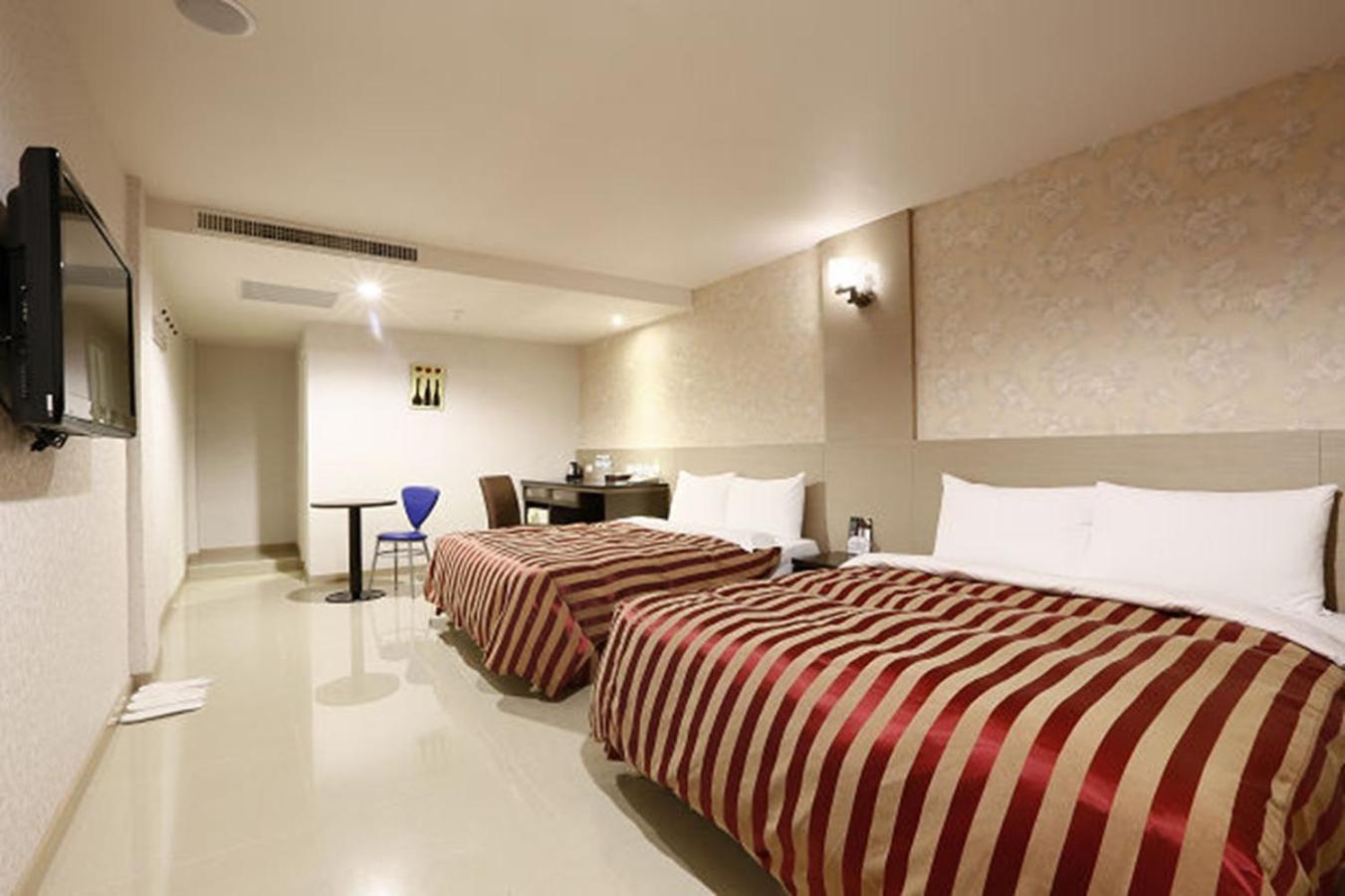 Hua Xiang Motel - Arena Kaohsiung Buitenkant foto