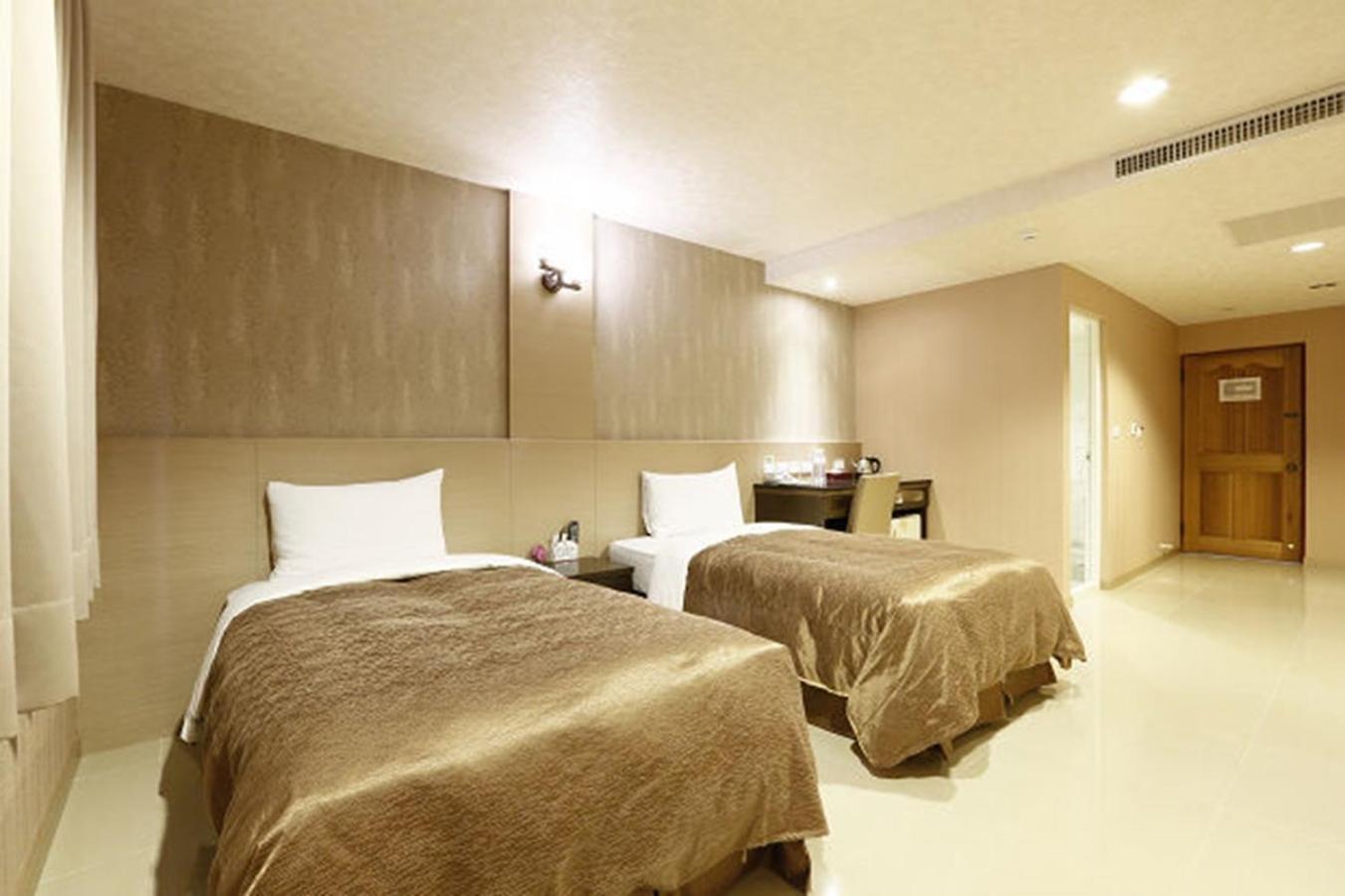 Hua Xiang Motel - Arena Kaohsiung Buitenkant foto