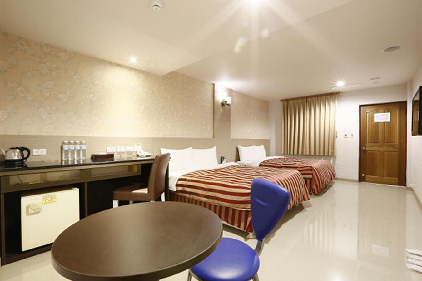 Hua Xiang Motel - Arena Kaohsiung Buitenkant foto