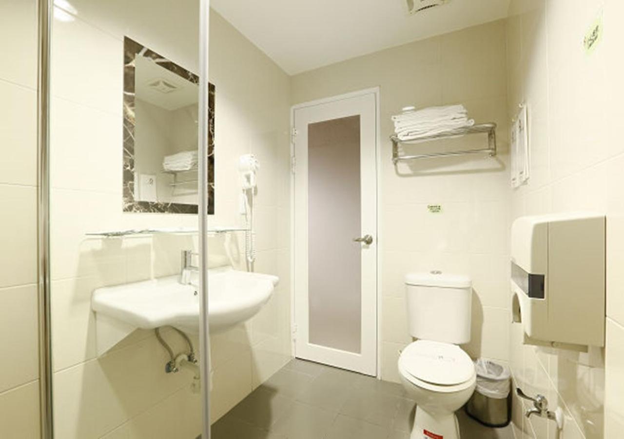 Hua Xiang Motel - Arena Kaohsiung Buitenkant foto