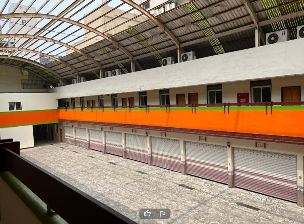 Hua Xiang Motel - Arena Kaohsiung Buitenkant foto