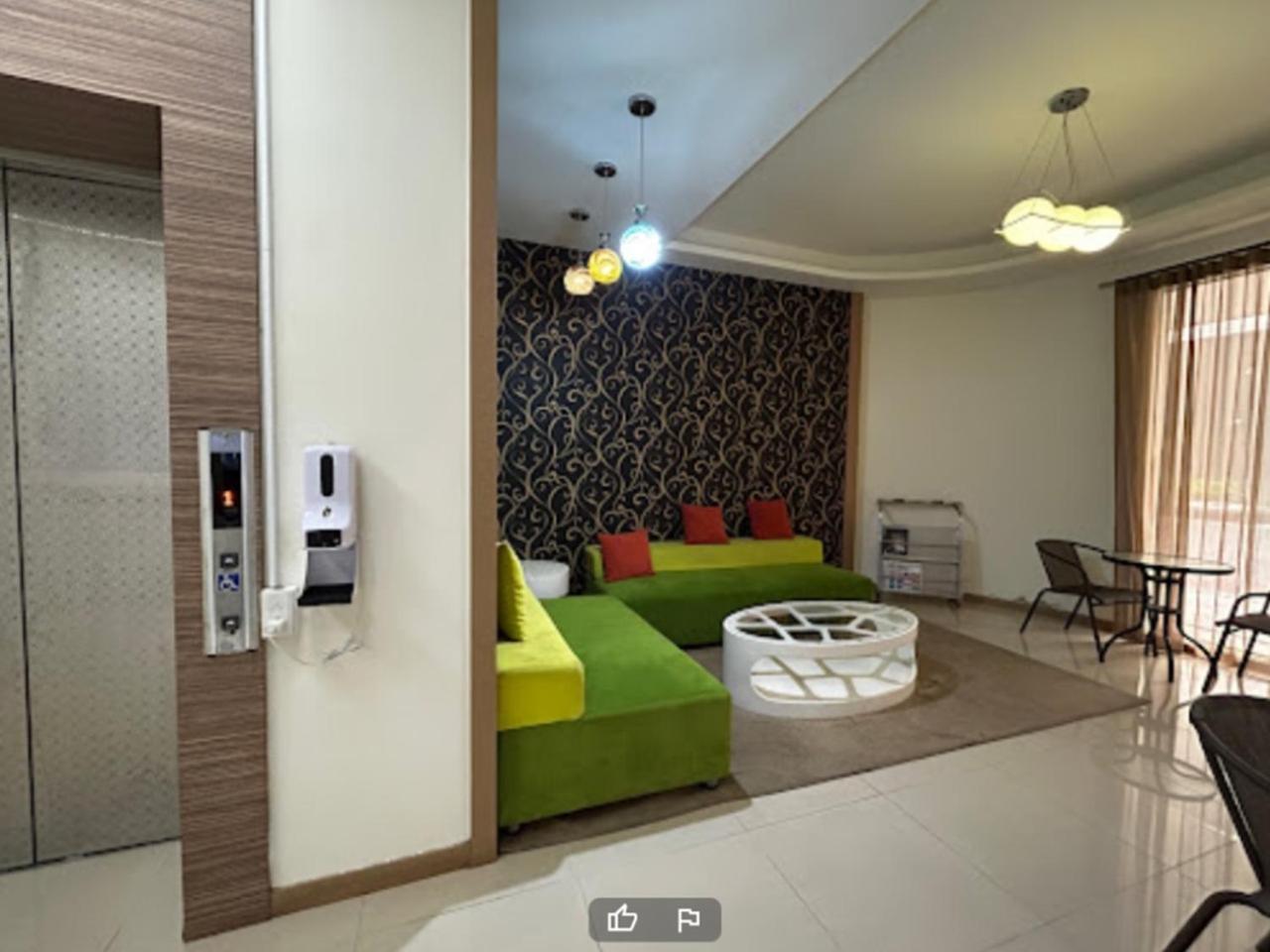 Hua Xiang Motel - Arena Kaohsiung Buitenkant foto