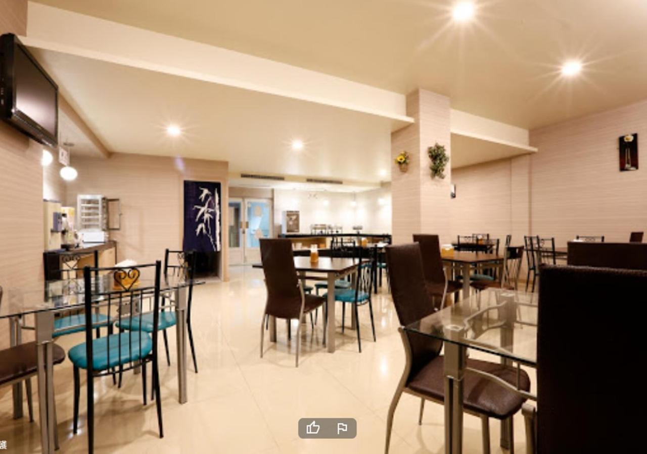 Hua Xiang Motel - Arena Kaohsiung Buitenkant foto