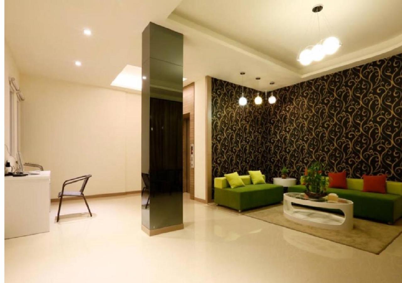 Hua Xiang Motel - Arena Kaohsiung Buitenkant foto