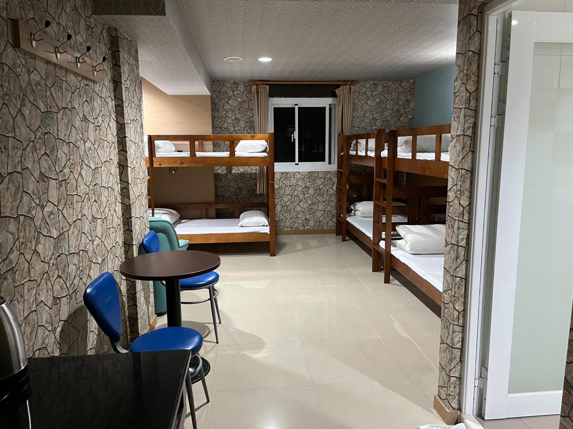 Hua Xiang Motel - Arena Kaohsiung Buitenkant foto