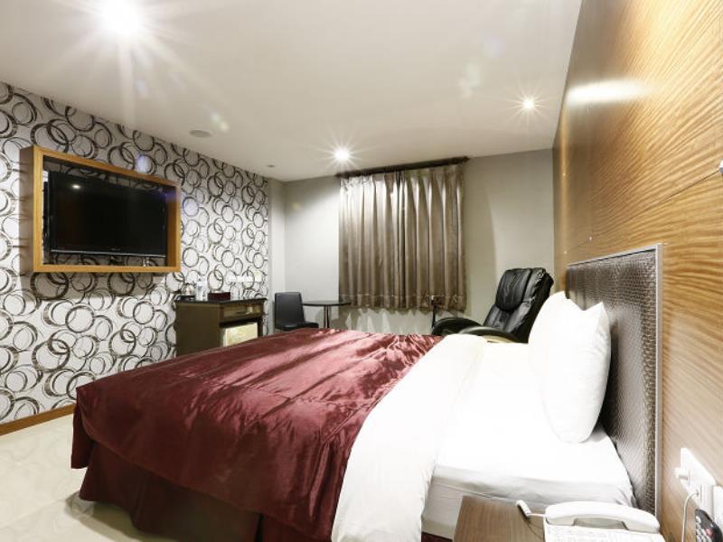 Hua Xiang Motel - Arena Kaohsiung Buitenkant foto