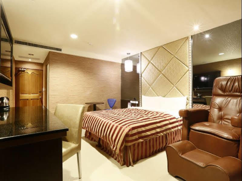 Hua Xiang Motel - Arena Kaohsiung Buitenkant foto
